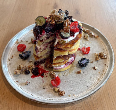 Low-Carb Pancakes with Greek Yoghurt & Granola