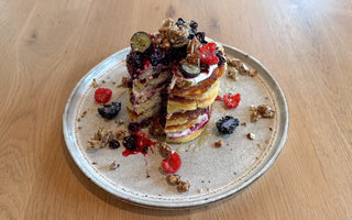 Low-Carb Pancakes with Greek Yoghurt & Granola