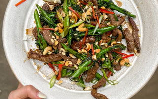 BEEF & BROCCOLI STIR FRY WITH TAMARI GLAZE & CASHEWS
