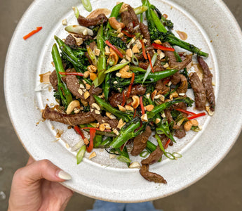 BEEF & BROCCOLI STIR FRY WITH TAMARI GLAZE & CASHEWS